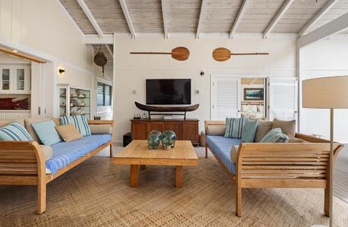 Lanikai House | Upscale Kailua Getaway Steps to Swim Beach!