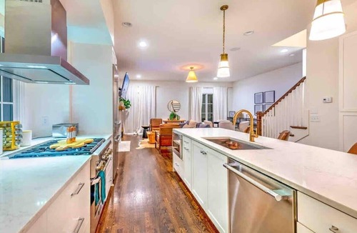 Hillsboro West End House | Upscale Luxury 13 Beds Karaoke Swanky Game Room!