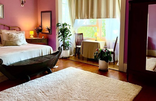 Hawi Bed & Breakfast | Vegan Palace Suite @ Aloha Boutique Hotel / Alchohol-free, smoke-free