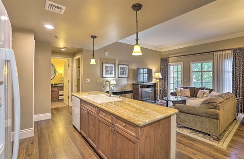 Lake Las Vegas Condo | Vibrant Henderson Condo w/ Resort Amenities!
