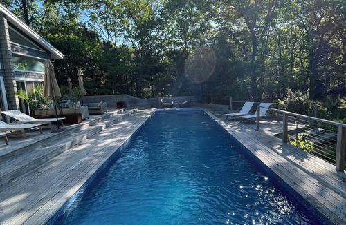 Northwest Harbor House | Village Fringe - Stylish Glassy Modern House with Tennis Courts