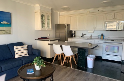 Waikiki Condo | Waikiki Banyan 1909 Amazing Views and Just Steps to the Beach