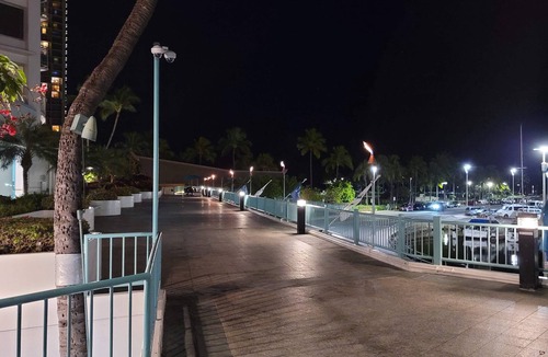 Waikiki Apartment | Waikiki Lagoon 20th Flr@ILIKAi! Couples