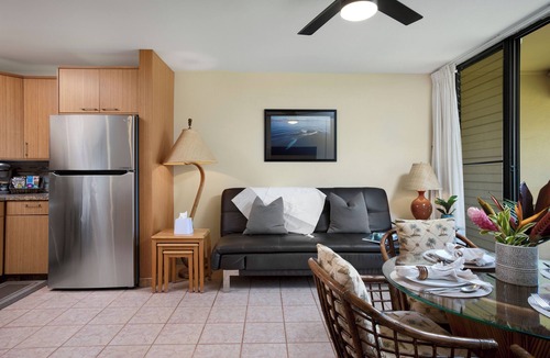 Kihei Apartment | Waiohuli Beach Hale Ocean View Condos with Parking