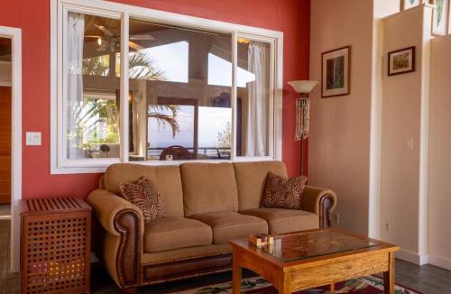 Kukuihaele House | Waipio Glass House