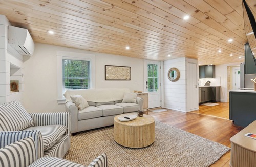 Kennebunk House | Walk to Dock Square, 1.2 Mi to Gooch's Beach, Hot Tub - Pine Tree Place