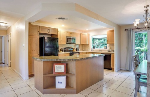 Pupukea House | Walk to Sunset Beach! Extended Escape w/Patio