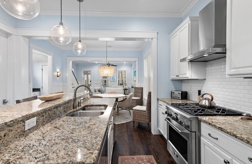 Watercolor House | WaterColor 3BR on Green | 6-Seat LSV + 5 Bikes | Near Beach Club
