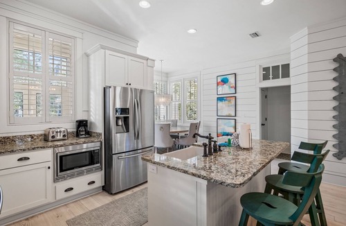 Forest District House | WaterColor Escape |Bring the Whole Family—Pups Included! Sleeps 8
