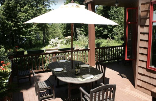 Purgatory House | Waterfront Escape with Boat Dock, Fireplace & Stunning Lake Views — Dogs Welcome