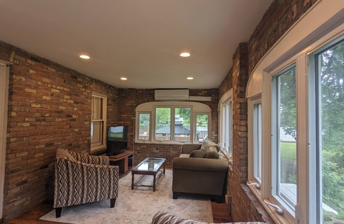 Saugerties South House | Waterfront House 2 Miles from HITS