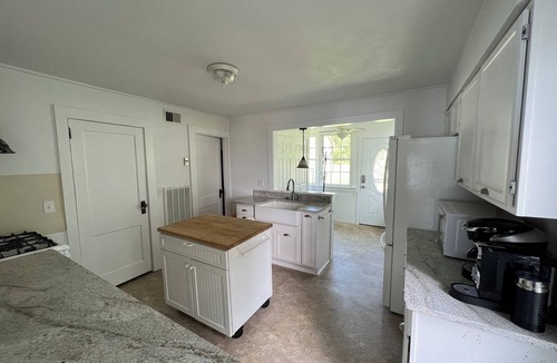 Cleveland House | Waterfront indulgence on Oneida Lake. Bring your boat to this pet friendly home