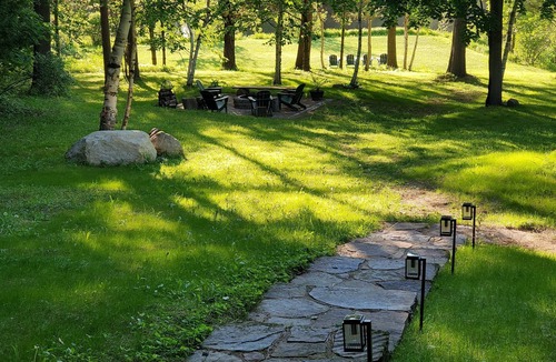 Wilmington Apartment | Waterfront retreat with fireplace 3 miles from Whiteface & The North Pole