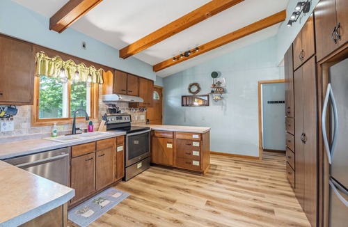 Krakow House | Waterfront Vacation with optional pontoon rental. Relax in the great up north!
