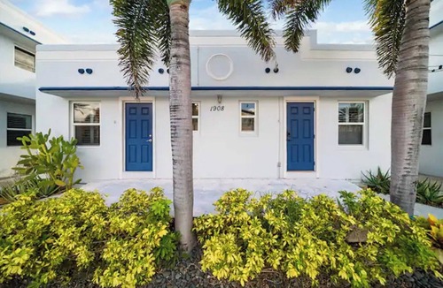 Hollywood Lakes Apartment | Waterside Studio w/King bed - Hollywood