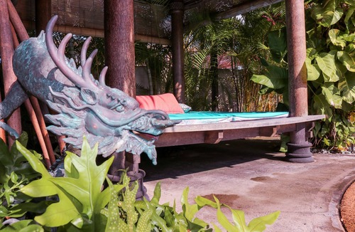 Portlock Villa | We're booking now - calendar not up to date.