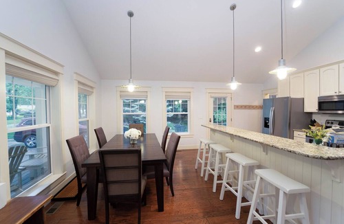 South Haven House | Webster Cottage l One Block to Beach l Cozy, Updated Home on Wooded Cul-de-Sac