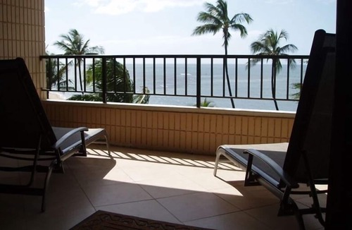 Kihei Condo | Weekly and monthly discounts/Koa Lagoon direct Oceanfront Condo Unit 607