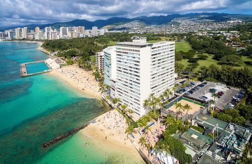 Diamond Head - Kapahulu - St. Louis Condo | Welcome to Colony Surf #301! Beautiful corner unit on the Gold Coast!
