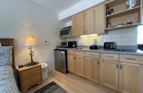 Four O'Clock Condo | Welcome to Your Cozy Mountain Retreat at Four O'clock Lodge B06!