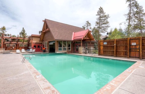 Four O'Clock Condo | Welcome to Your Cozy Mountain Retreat at Four O'clock Lodge B06!