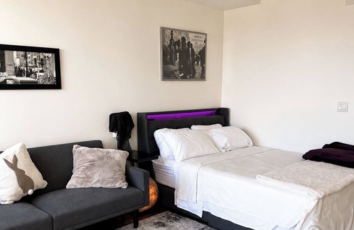 Beverly Grove Bed & Breakfast | West Hollywood - Elite High Rise Living