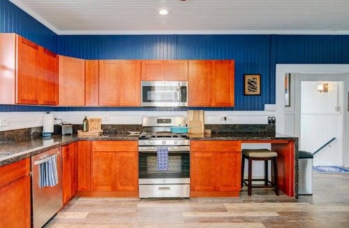 Hilo House | Whaler`s Inn- Nautical Magical