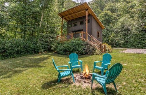Barnardsville House | Whiskey Rock | Private Estate on 50 acres | Event Friendly | Spectacular Views