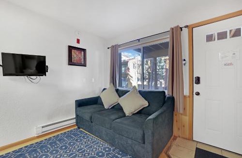 Four O'Clock Apartment | Winterpoint 33B by Ski Country Resorts
