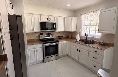 West Park House | Wonderful 3-bedroom house with AC close to Hard Rock stadium Sports fans
