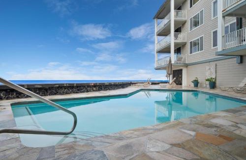 Kailua-Kona House | Wonderful Modern Oceanfront Condo - Hale Kona Kai 408 by Casago Kona