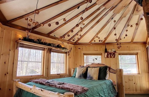 Meacham Cabin | Wonderful Tree House Perfect for a Glamping Getaway in the Adirondack Mountains, New York