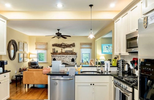 Saugerties House | Woodstock Farmhouse/Hot tub, Gardens,EV charger, Firepit, Pet/Family Friendly