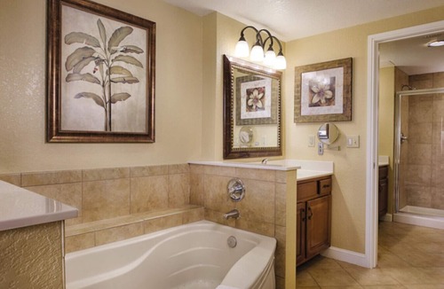 Lake Buena Vista Resort | Wyndham Bonnet Creek - Pools, Dining, Mini Golf - 1BR Deluxe