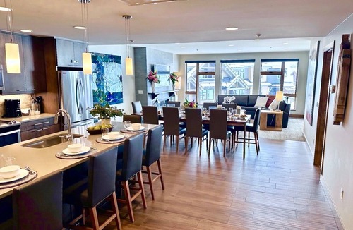 Peak 8 Apartment | XMAS WEEK Ultimate High Floor Upslope Facing Ski-In-Out 2,600sf 4BR,5BA