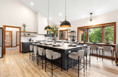 Fairview House | YES! Two Pools Two Firepits Views HotTub PizzaOven