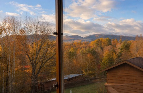 Fairview House | YES! Two Pools Two Firepits Views HotTub PizzaOven