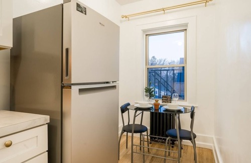East Avenue Apartment | Your Cozy Studio HighFalls TV+Kitchen+Rochest DT