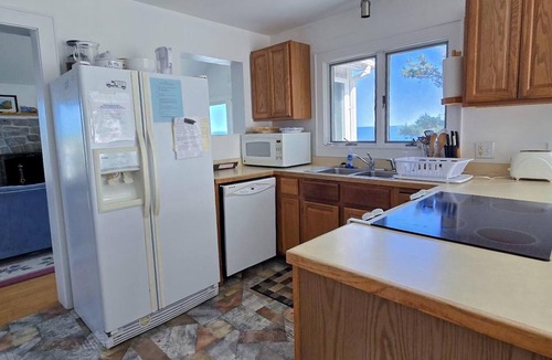 Georgetown Cottage | Your Tranquil Indian Point Retreat with Breathtaking Views & Beach Access