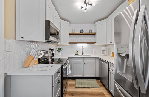 The Gate House | Zen Cottage with Private Parking ABODEbucks