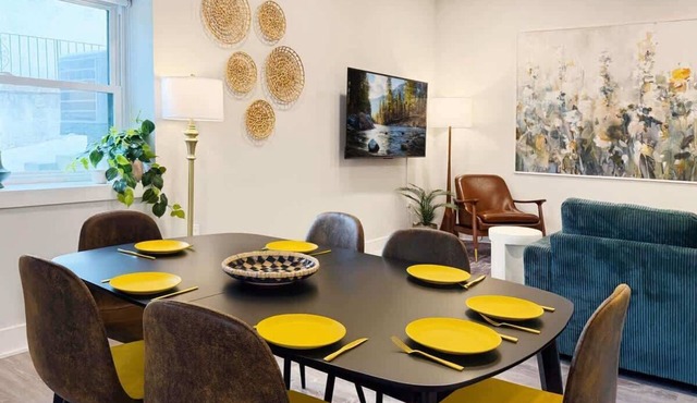 1500 ft² Space | 2 Bed 2 Bath | Large Kitchen