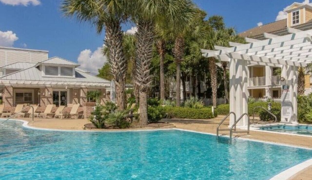 1BR/2BA Stunner in the Village of Baytowne Wharf