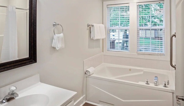 2 bedroom Cottage over America Birthday