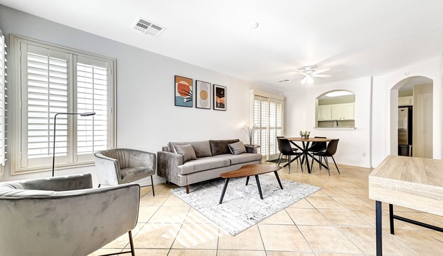 2 BR House - 8 miles to Las Vegas Strip