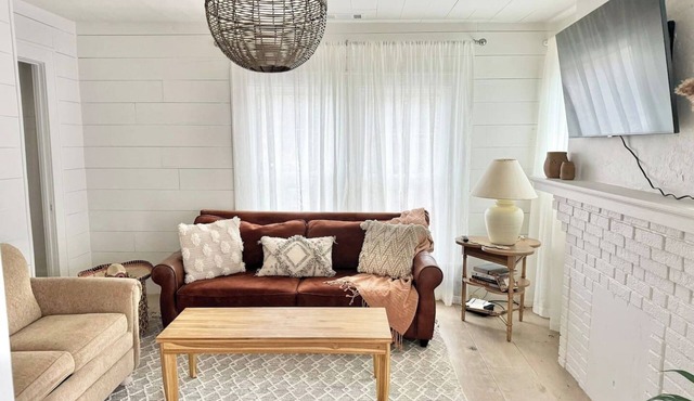 257 Upper Midtown Boho St Vincent BRAND NEW RENO