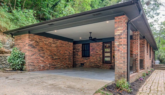 3 bedroom Artisan home in charming Marshall