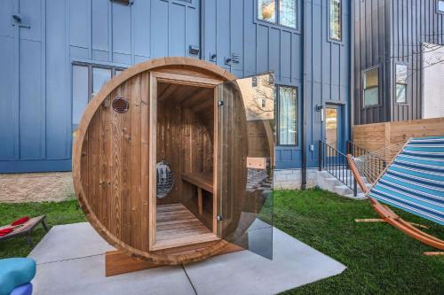 4 Rooftop Decks 4 Hot Tubs Game Rooms & Sauna