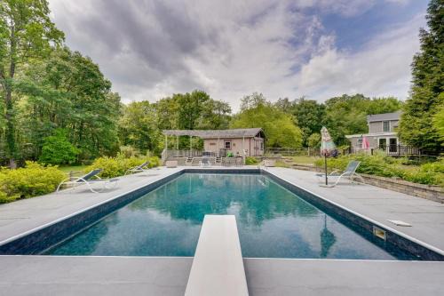 7 Mi to The Walkway: Hudson Valley Adventure Base