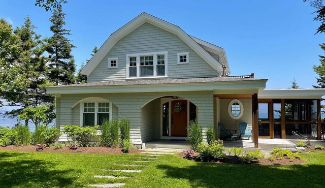 A SLICE OF HEAVEN | 4 Bed, 3 Bath