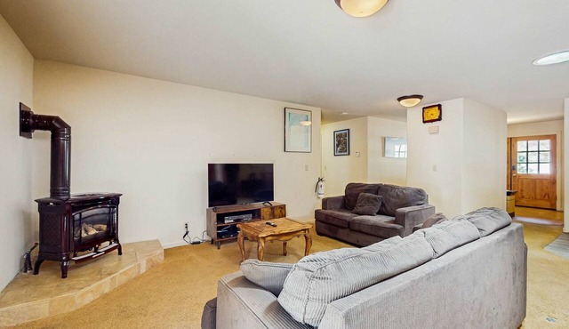 A spacious mountain retreat with a game room, forest views, and easy access to Heavenly and South Lake Tahoe. in Stateline